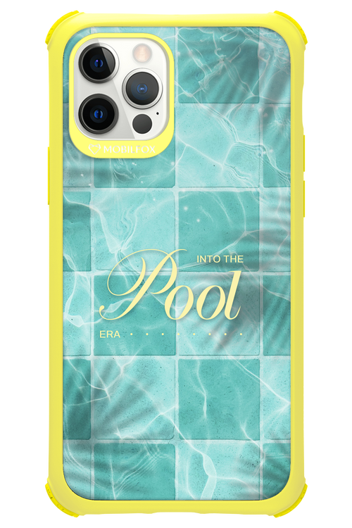 Into the Pool - Apple iPhone 12 Pro