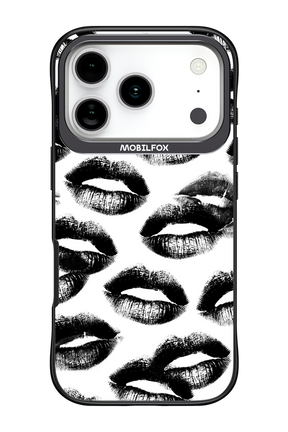 Ghost Kiss 2.0 - Apple iPhone 17 Pro