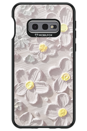 White Flowers - Samsung Galaxy S10e