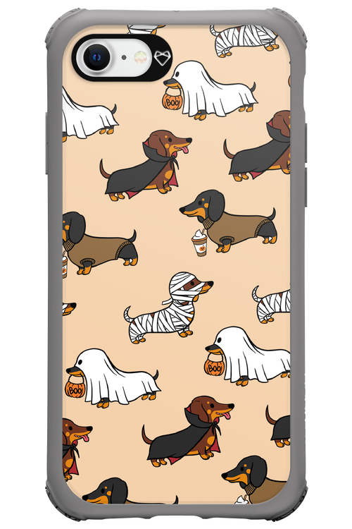 Scary Dachshund - Apple iPhone 8